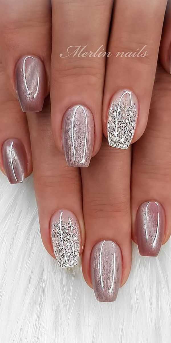 15 Beautiful Glitter Nail Designs You'll Obsess Over - College Fashion